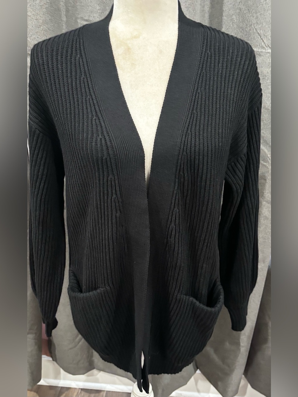 NWT Quince 100% Organic Cotton Oversized Cardigan Black Small Casual Minimalist - Picture 11 of 14